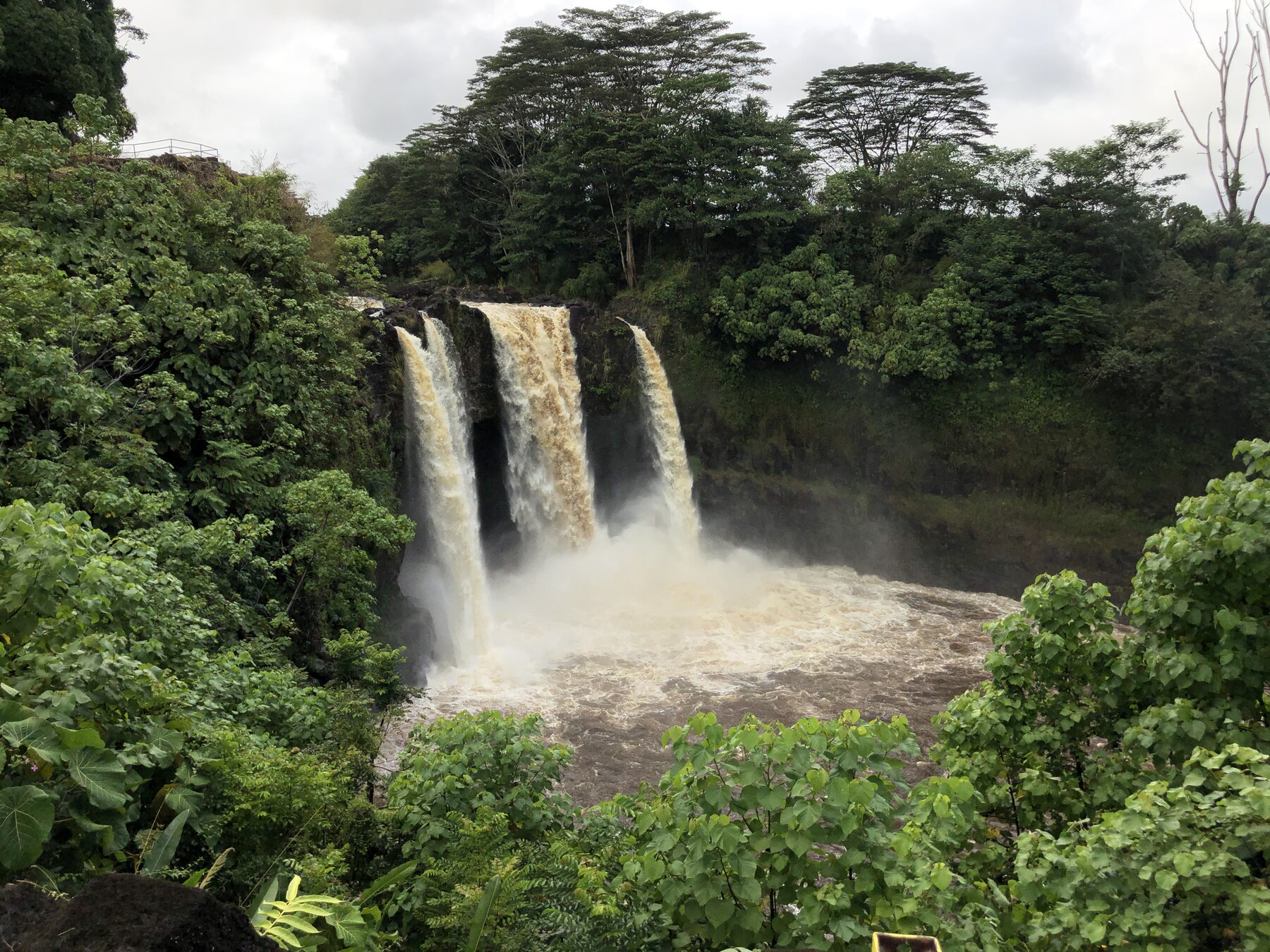 Rainbow Falls, HI